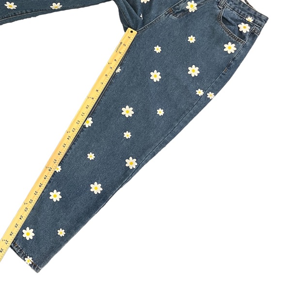 High Waist Daisy Print Mom Jeans Size 9 Excellent Pre-owned Condition - Picture 8 of 10